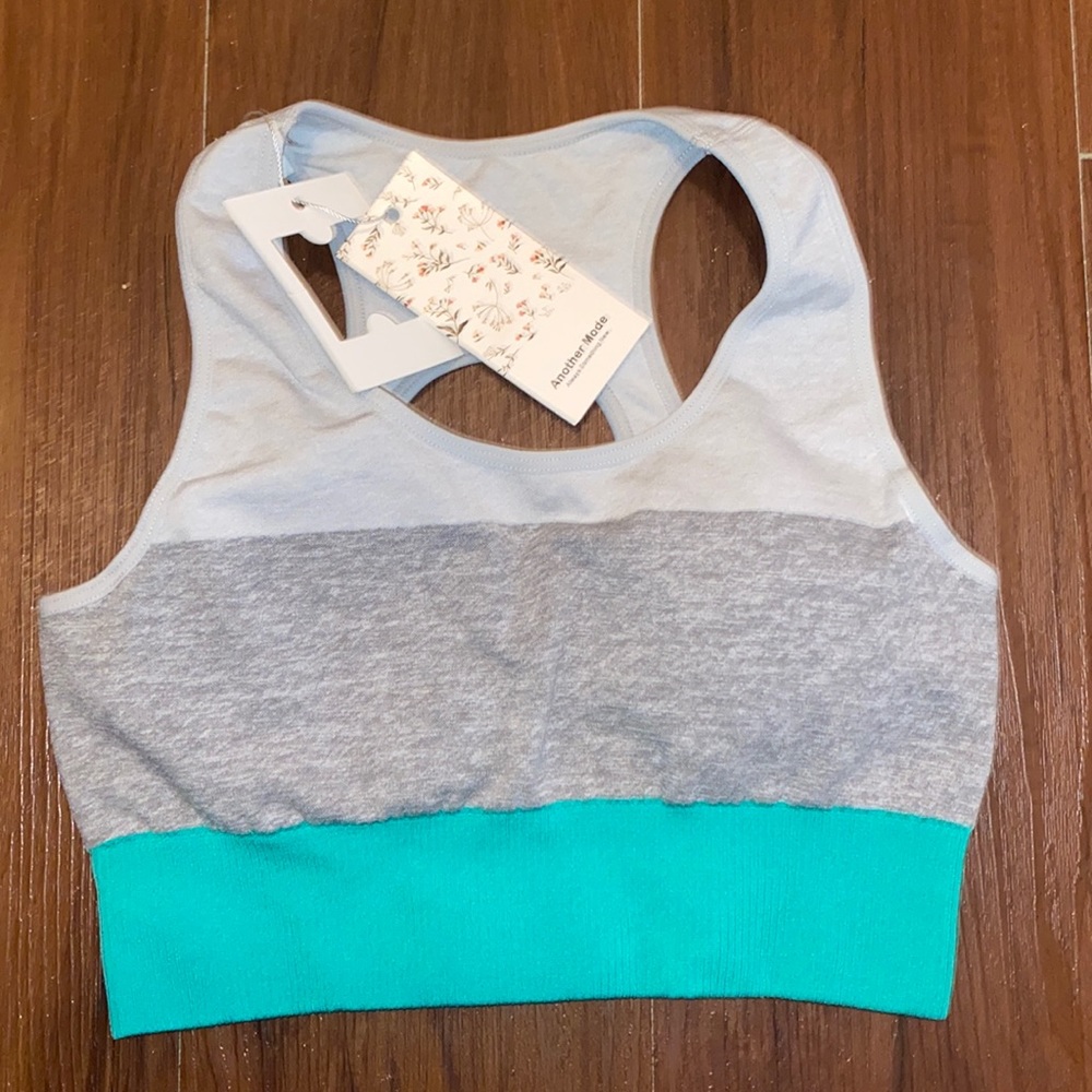 NEW Colorblock Workout Set - Picture 2 of 3